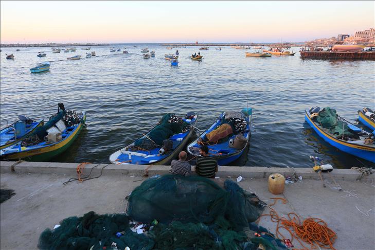 For Gaza fishermen, cease-fire brings little relief