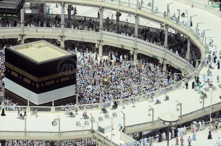 Pilgrims converge on Saudi's Mina ahead of Hajj