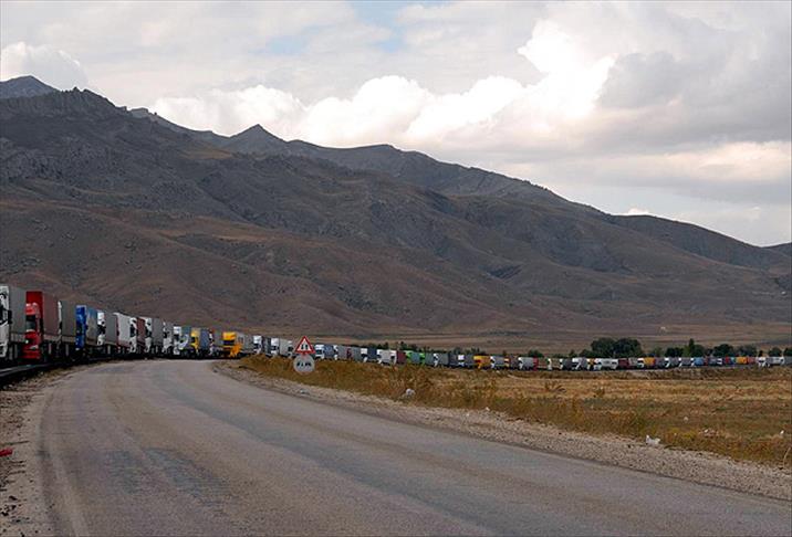Yüzlerce Türk şoförü İran sınırında mahsur