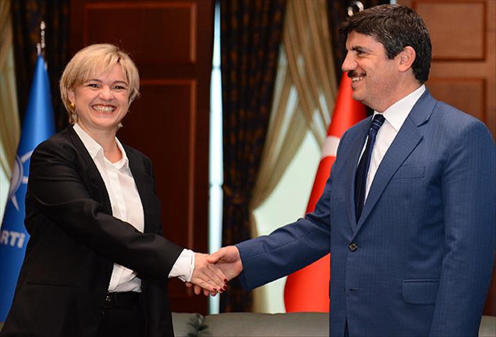Siyasilerin bayram gündemi tezkere