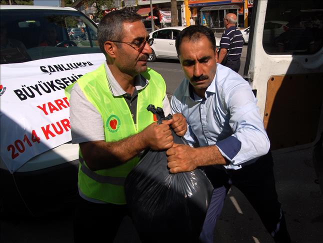 Turkish charity distributes sacrificial animals in Gaza