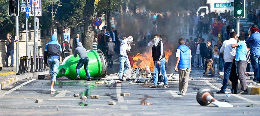 İzinsiz gösterilerde ölü sayısı 24'e yükseldi