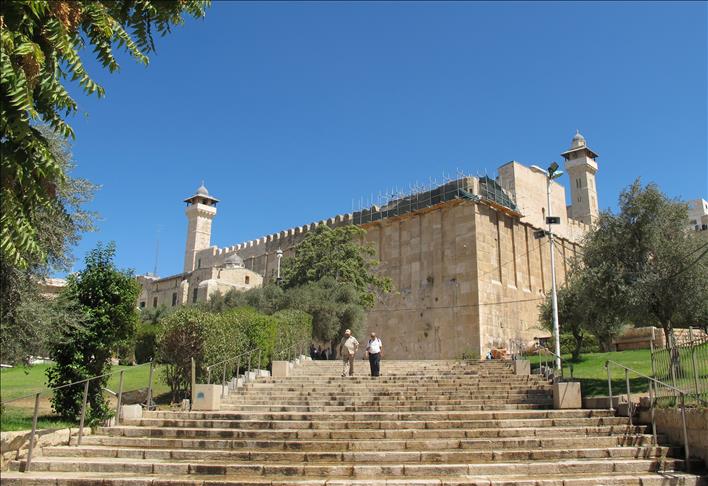 Israel to shut Hebron mosque to Muslims for holidays