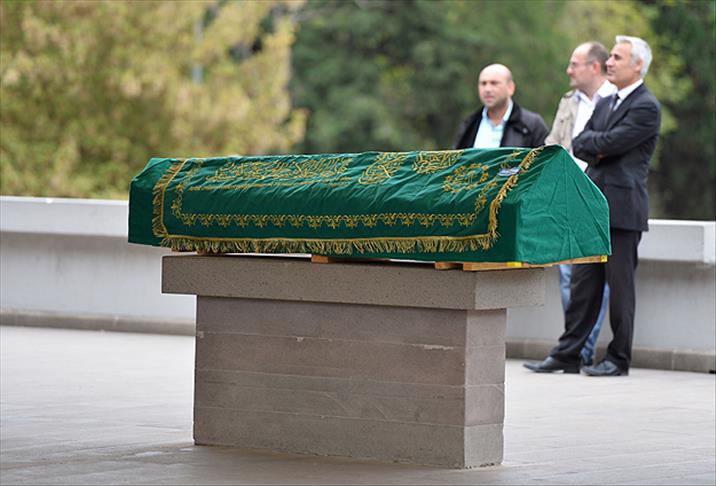 Cem Garipoğlu'nun cenazesi toprağa verildi