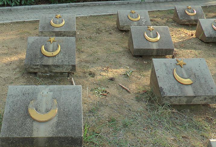 Kırım’da Türk şehitliğine saldırı