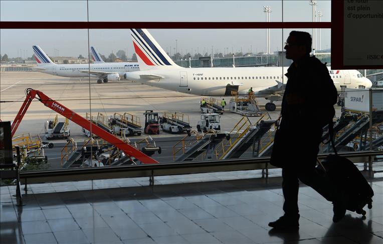 Possible Ebola victim stops Air France flight in Madrid