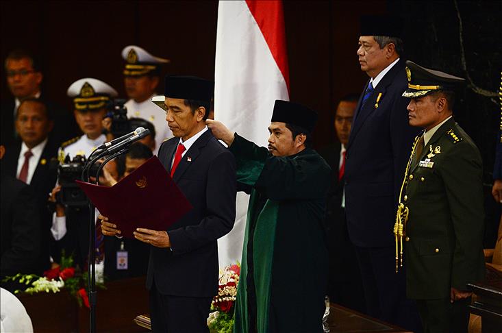 Indonesians celebrate as new president sworn in