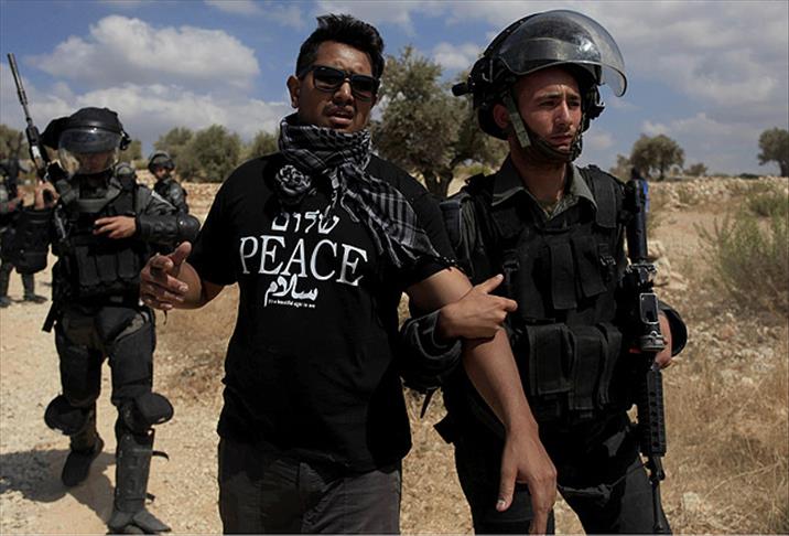 Batı Şeria'da 3 Filistinli gözaltına alındı