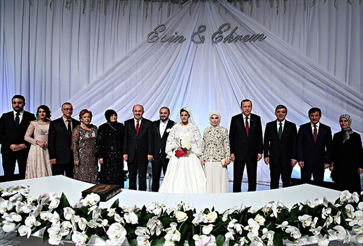 Erdoğan ve Davutoğlu nikah şahitliği yaptı