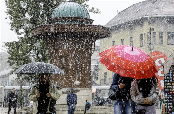 U Sarajevu pada prvi ovosezonski snijeg