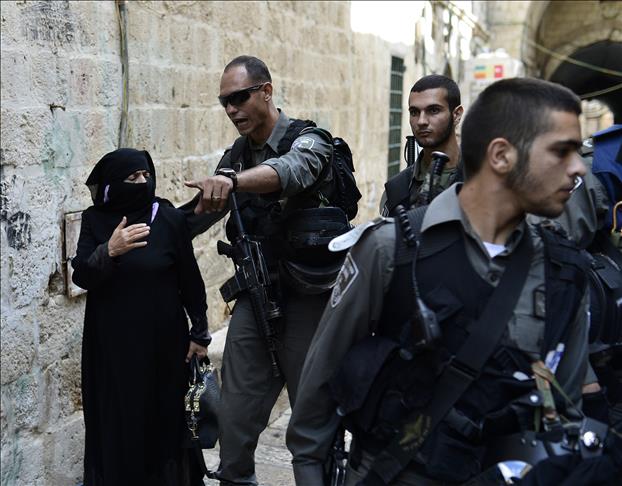 Israel detains 9 Palestinian women outside Al-Aqsa