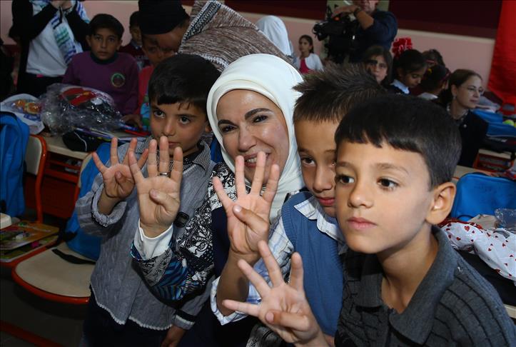 Turkey, Qatar agree to help educate Syrian refugees
