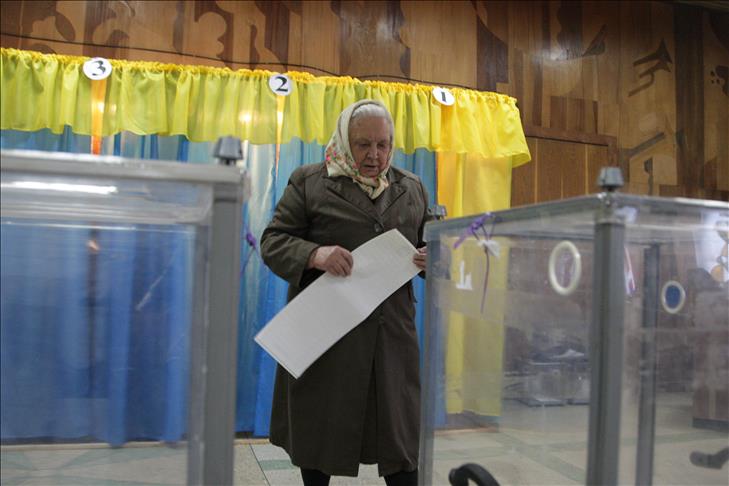 Polling ends in Ukraine's historic elections