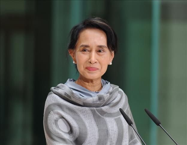 Myanmar to discuss law banning Suu Kyi from presidency