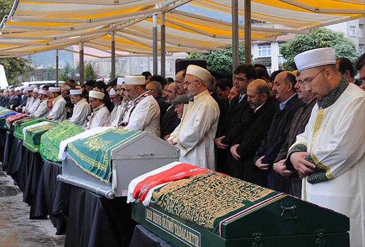 17 işçinin cenazesi Konya'da toprağa verildi