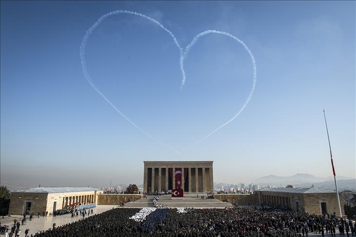 Turks commemorate Ataturk, country's founding father