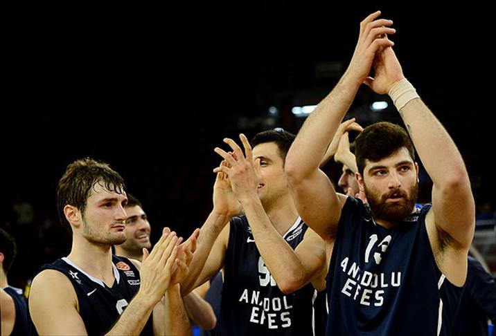 Anadolu Efes, Real Madrid'i ağırlıyor