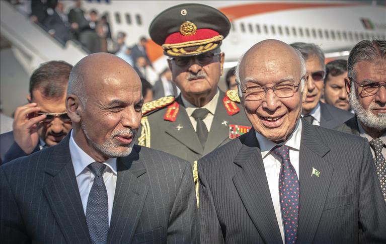 Afghan president visits Pakistan seeking Taliban talks