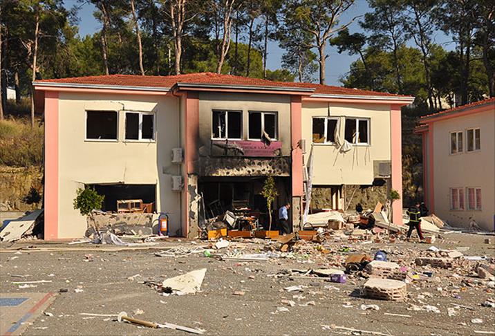 Antalya'da okul binasında patlama