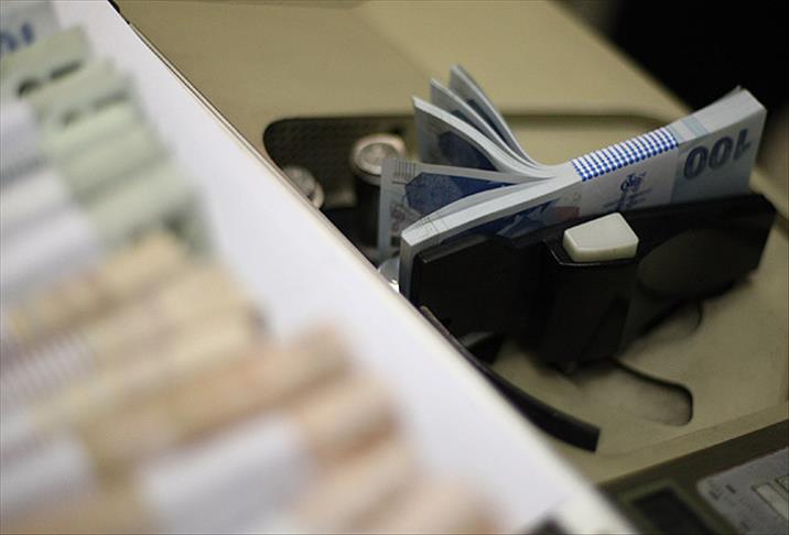 Faizler yüzde 8'in altına geriledi