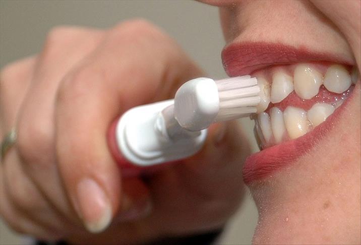 Türkler yılda 1 tüp diş macunu tüketiyor