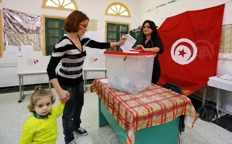 Le ministre tunisien de la Défense: "Votez en masse et ne craignez pas le terrorisme"