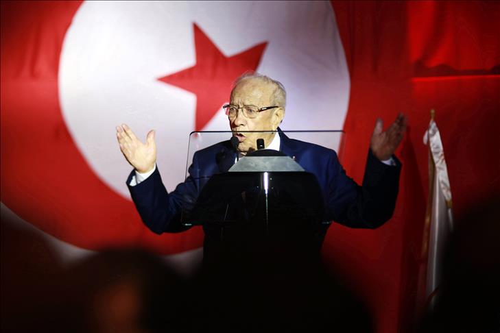 Essebsi wins 39% of vote, Marzouki 33%: Tunisia panel