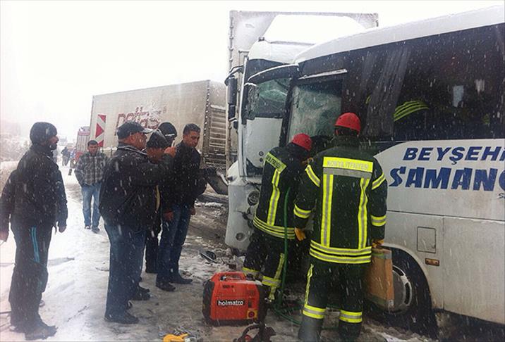 Konya'da trafik kazası: 19 yaralı