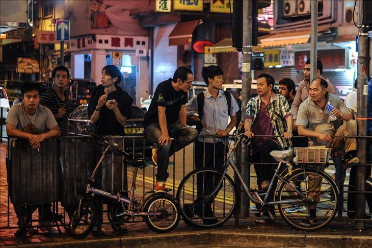 Hong Kong protesters attempting to occupy new streets