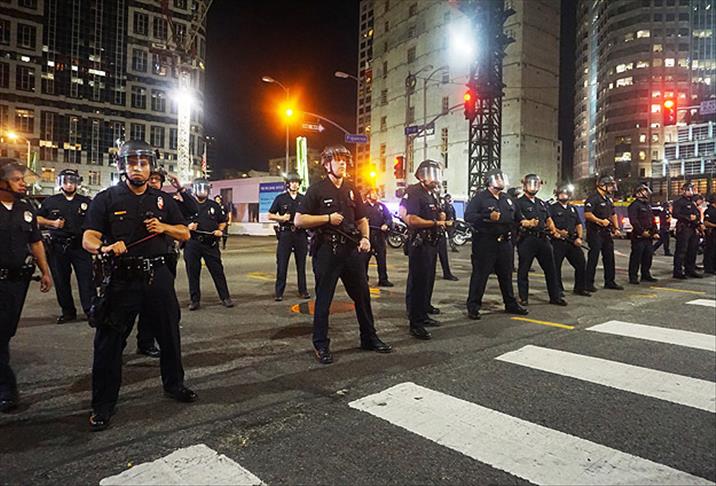 Ferguson olaylarında yüzlerce gösterici gözaltına alındı