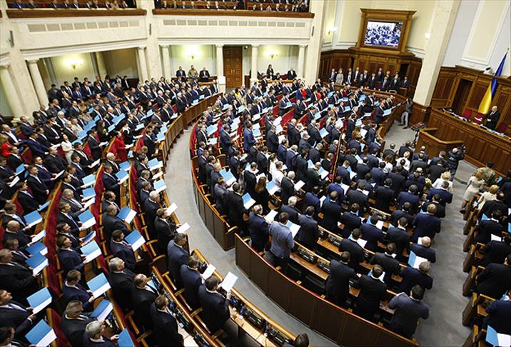 Ukrayna'da yeni parlamento göreve başladı