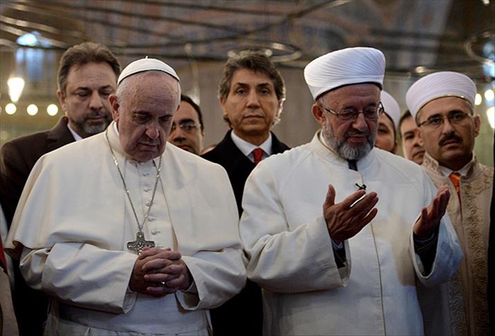 Papa Franciscus Sultanahmet'te dua etti
