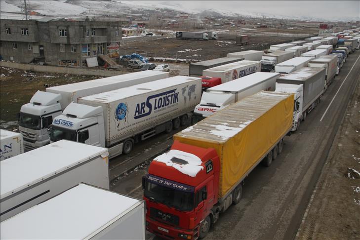 Turkish drivers still delayed at Iran border