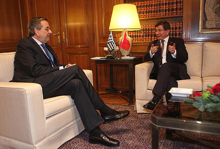 Başbakan Davutoğlu Samaras'la görüştü