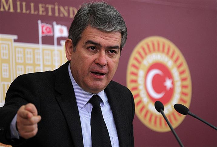 Süheyl Batum CHP'den ihraç edildi