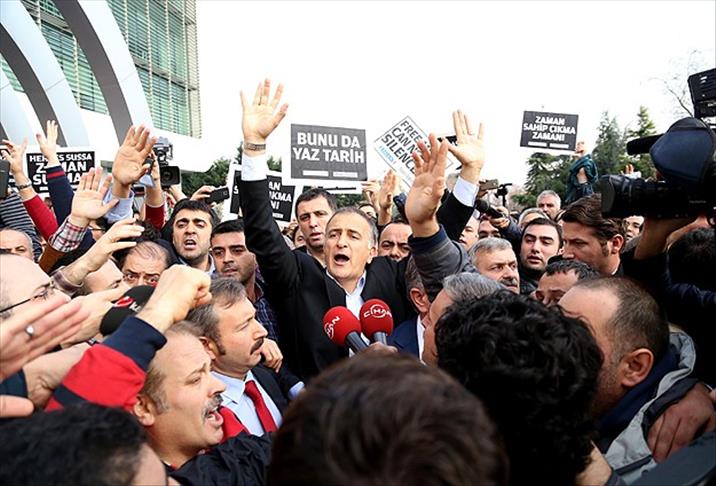 Turkey: Police detain Zaman chief editor in probe