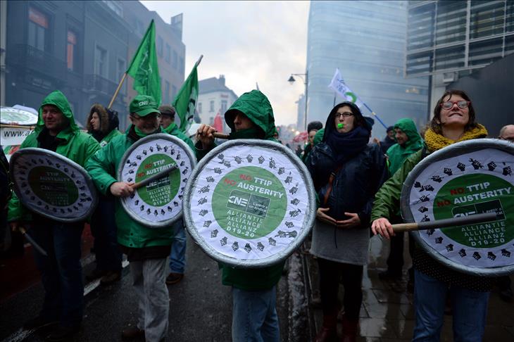 Belgian workers protest EU-US free trade plans