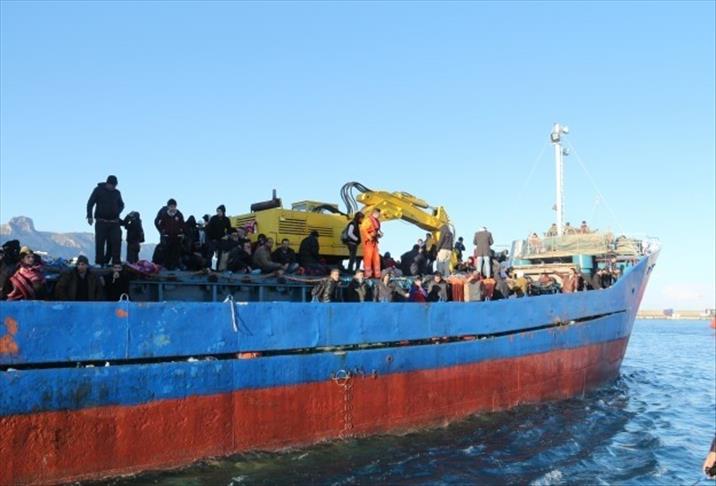 Indonesia aims to retrieve 1.8 million illegal workers
