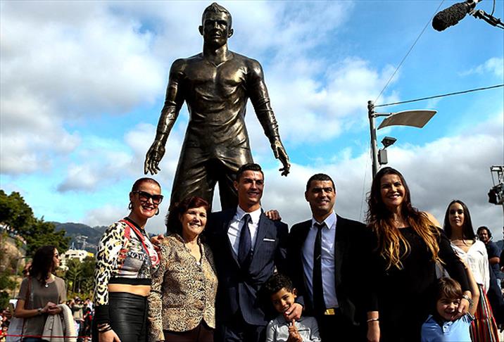 Ronaldo'nun heykeli dikildi