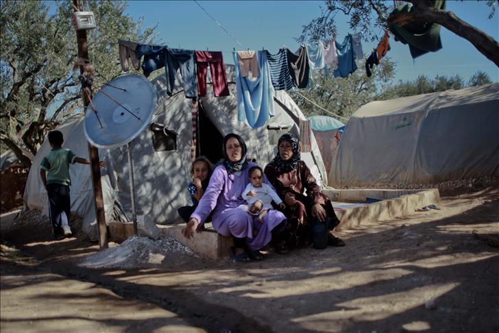 Refugees suffer in 'misery camps' in Syria