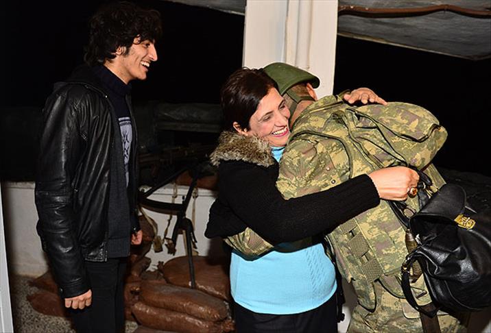 Mehmetçiğe nöbet kulübesinde yılbaşı sürprizi