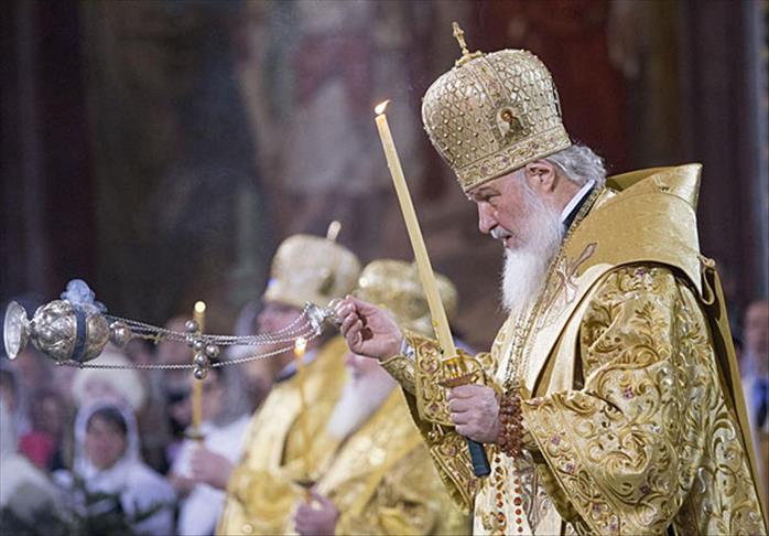 Православные верующие России празднуют Рождество