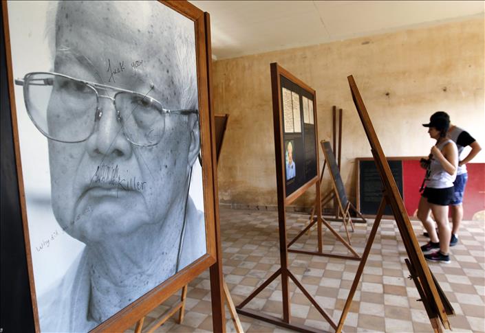 Khmer Rouge trial delayed as defendant taken ill