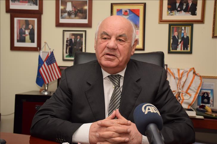Ish-presidenti Alfred Moisiu: Në Shqipëri janë ndërtuar 168.000 qendra zjarri (bunkerë)