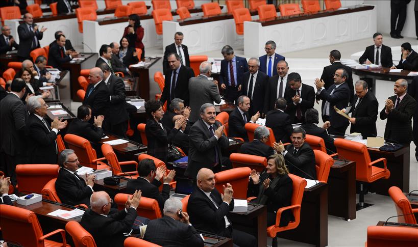 Turkey: Parliament votes against trial of ex-ministers