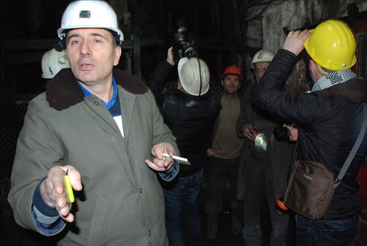 Kosovo: 700 miners refuse to resurface in ownership row