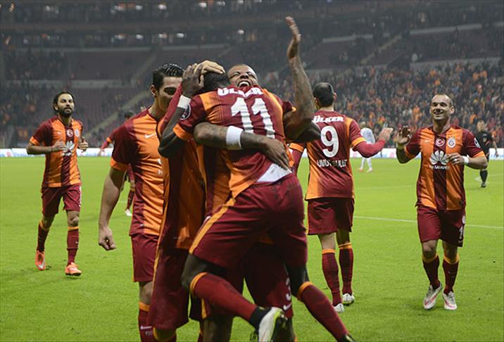 Galatasaray evinde sevindi