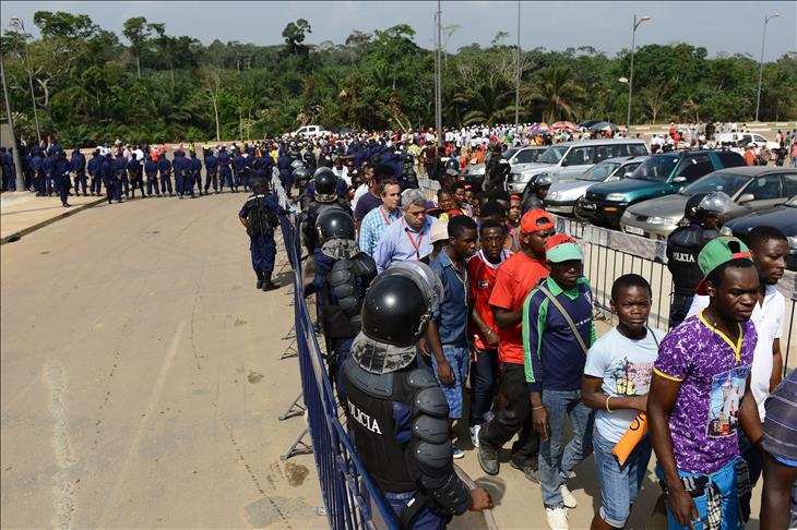 Senegal reopens border with Ebola-hit Guinea