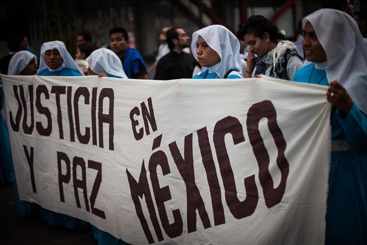 Protests mark 4 months since Mexican students’ disappearance