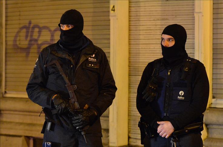 Belgian police raid 22 homes in anti-terror swoop